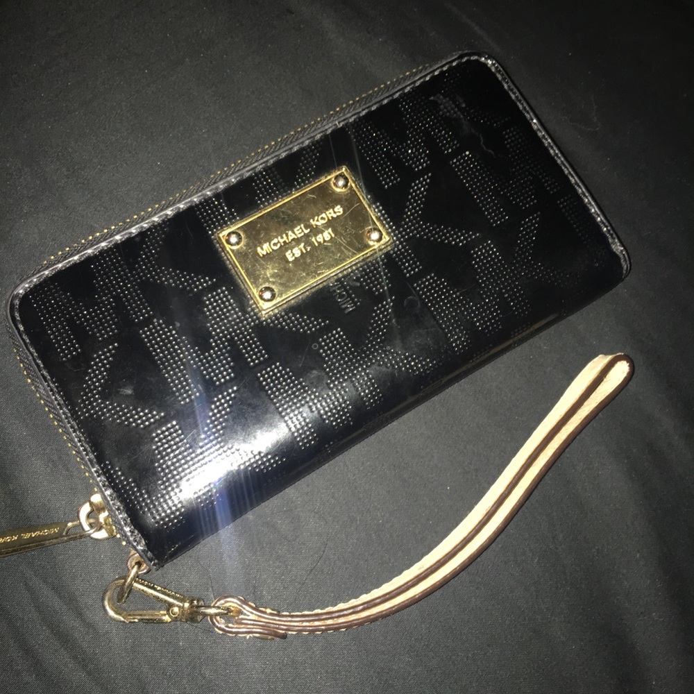 Michael Kors wristlet